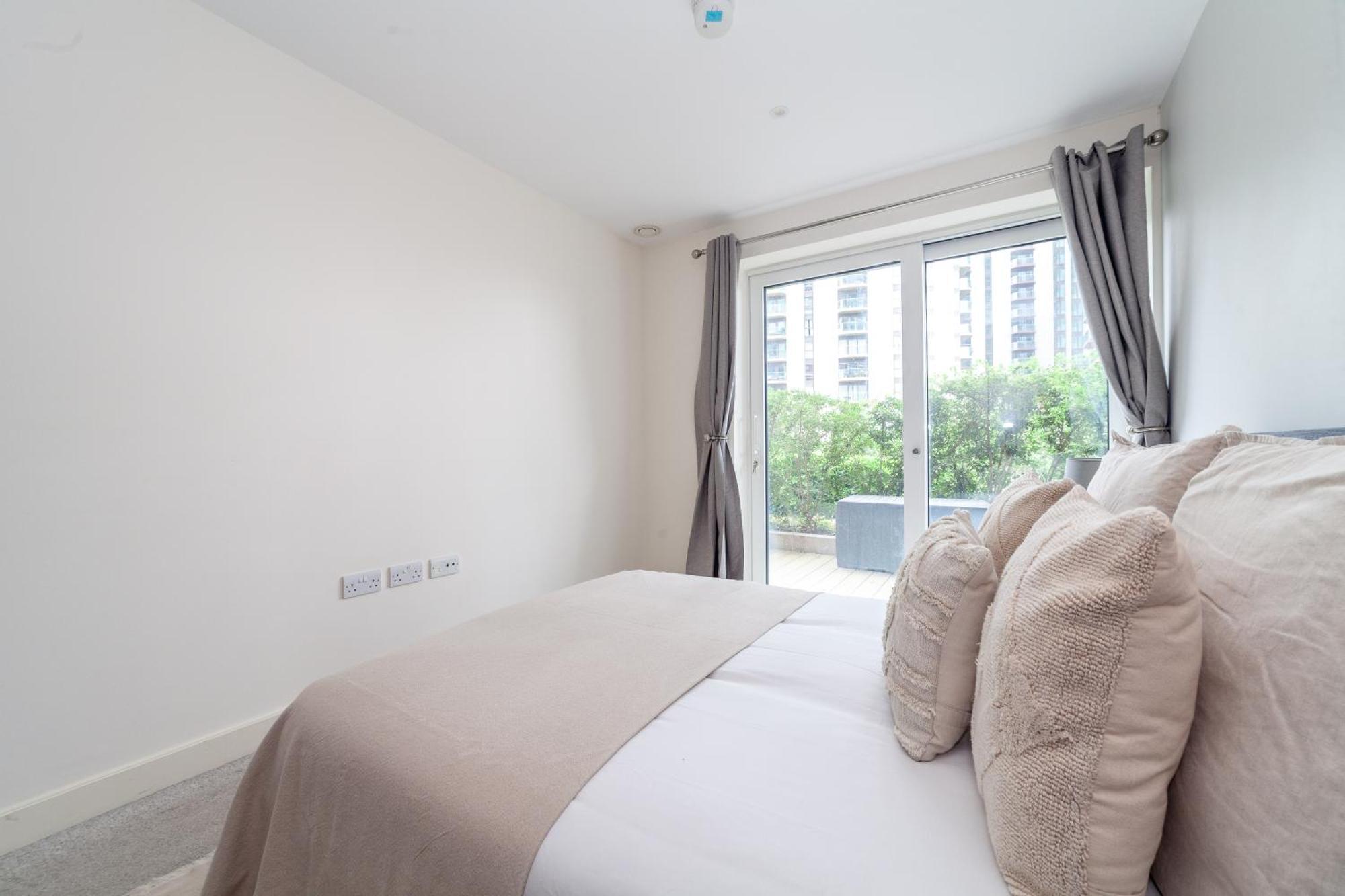 The River Thames Collection Apartment *